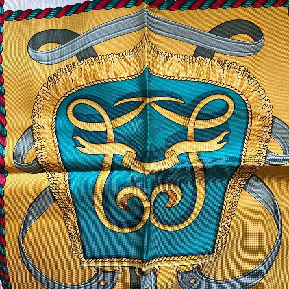 Gorgeous Italian Silk Scarf - Picture 5 of 8